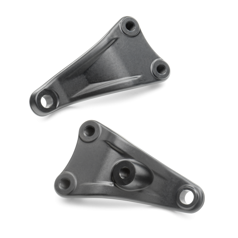 Engine brace set